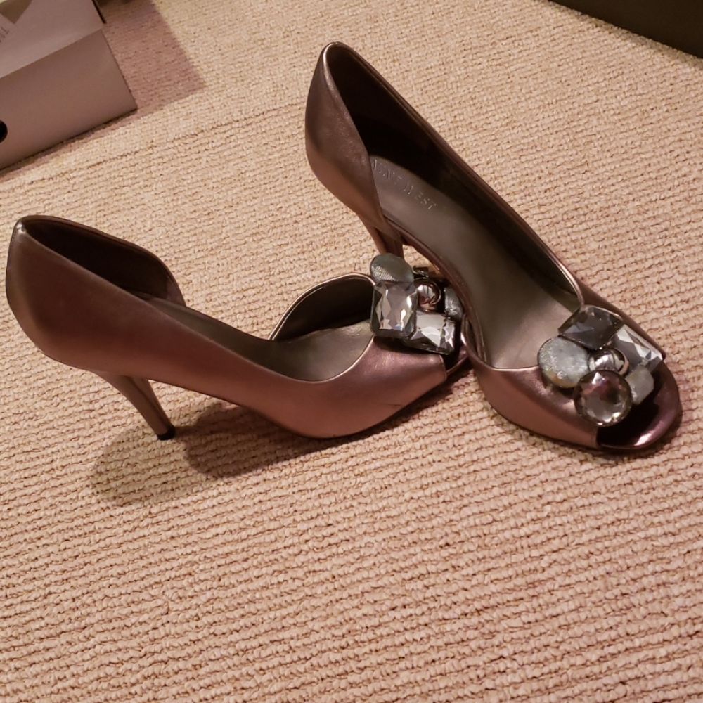 Heels - Picture 2 of 4